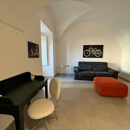 La Di Piazza Dell'universita *