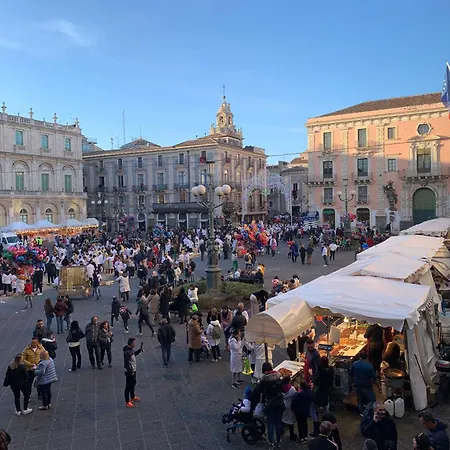 La Di Piazza Dell'universita * Catania